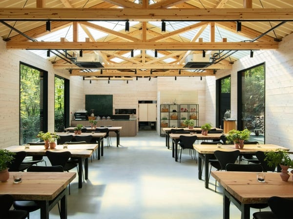 箱根のカフェスタッフ募集！接客好き歓迎、北欧空間で働く