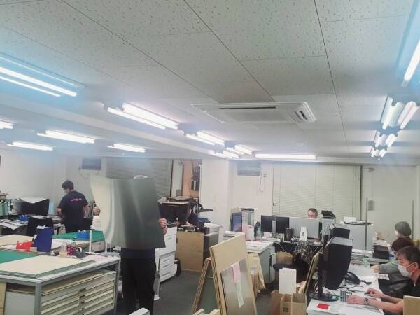 CTP・DTＰ部です。静かな落ち着いた空間で作業をしています。