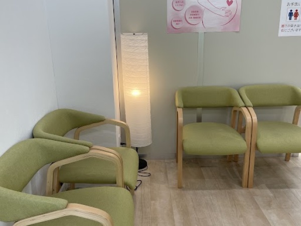 受付スタッフ・正社員（未経験OK）