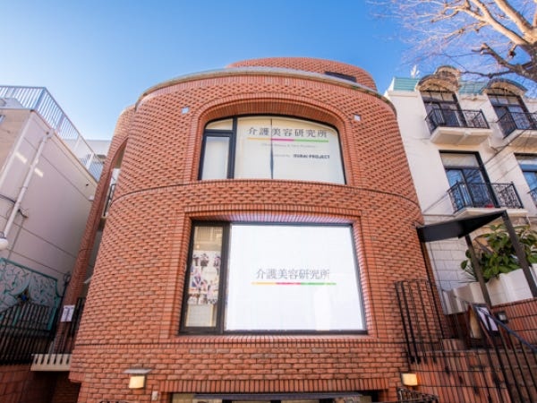 勤務地はミライプロジェクト東京本社 原宿Head Officeの3階です☆原宿ですが、周囲は閑静なエリアです。ランチも楽しめます！