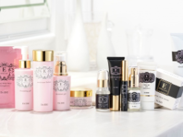 スキンケアやサプリメント等、30種類以上の商品がございます。