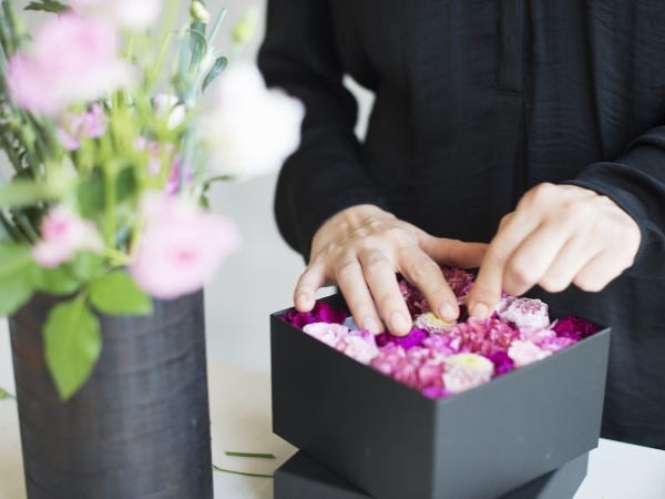 フラワーショップ店舗スタッフ