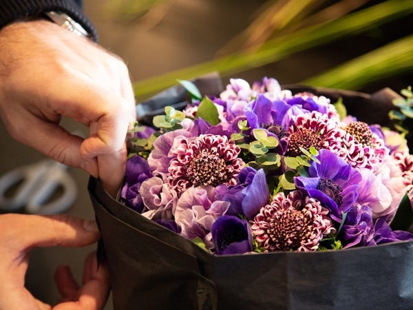 フラワーショップ店舗スタッフ