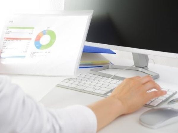 経営分析など資料作成の業務もあります。