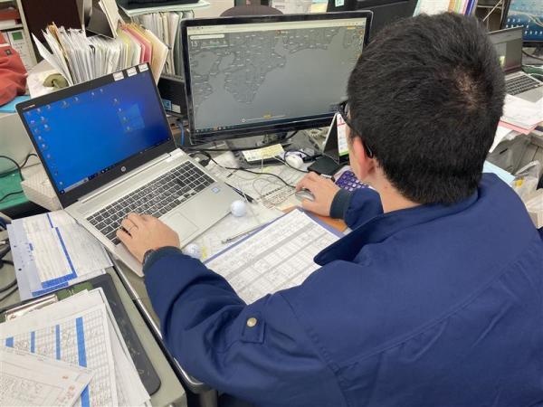 業界がはじめての方も、一つひとつ教えていくのでご安心ください。専門的な用語や知識は、ゆっくり覚えていきましょう。