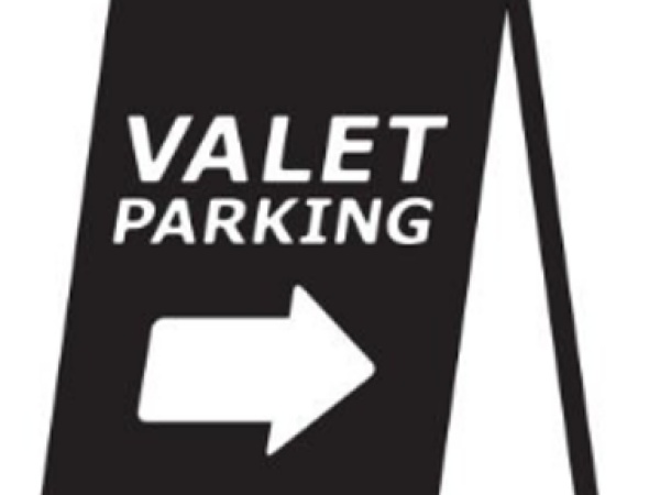 バレーパーキングサービスのバレーパーキングサービ運営スタッフ