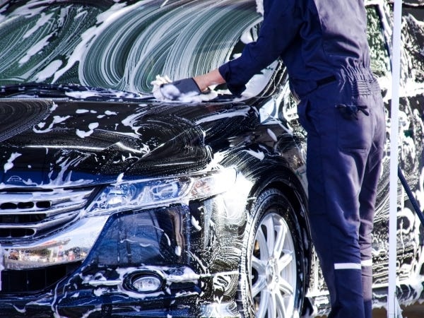 カーコーティングスタッフ（年齢不問・学歴不問）