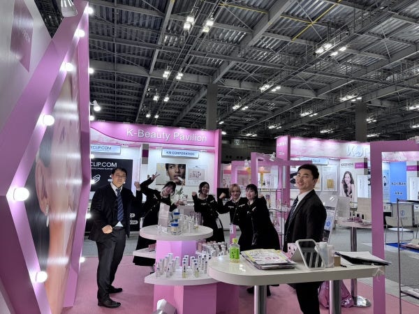 出展時の費用対効果を見極め、数字で結果を可視化。次の戦略へつなぐ分析や判断を通して、ブランドの成長に深く関われるポジションです。