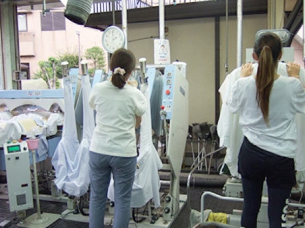 現場作業・クリーニングの集配業務（現場作業及びクリーニングの集配）