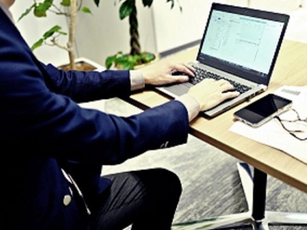 無料で受講できる「IT研修」、資格を取得した方へ一時金（1万～最大10万円）を支給する「資格取得奨励一時金」など、スキルアップ支援制度あり◎