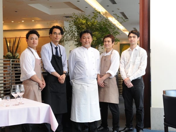 ホールスタッフ（資格不問・経験者優遇）