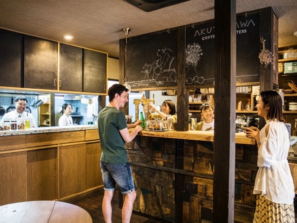 カフェスタッフ・接客・パソコン業務（下記の方は大歓迎・コーヒー好きの方知識ある方大歓迎）