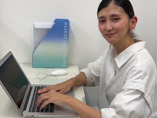 PRスタッフ・コスメや雑貨の販売・企画（未経験OK・大阪市に寮あり）