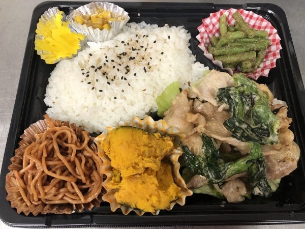 季節に合わせたお弁当です！