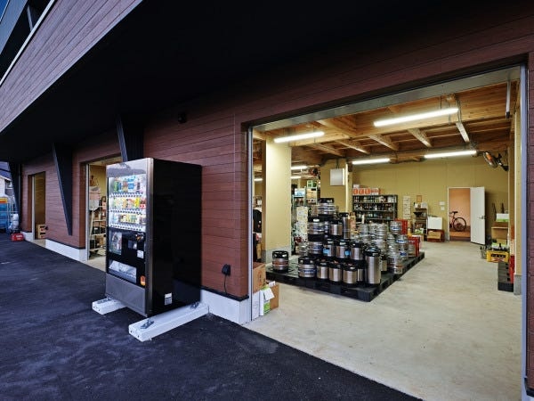 充実した福利厚生と小さい企業ならではの自由度。あなたらしさ全開で働いてください！