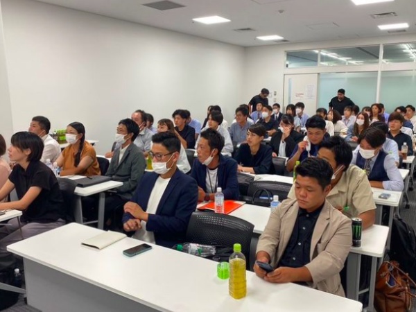 未経験OK！先輩スタッフが丁寧に指導しますのでご安心ください。