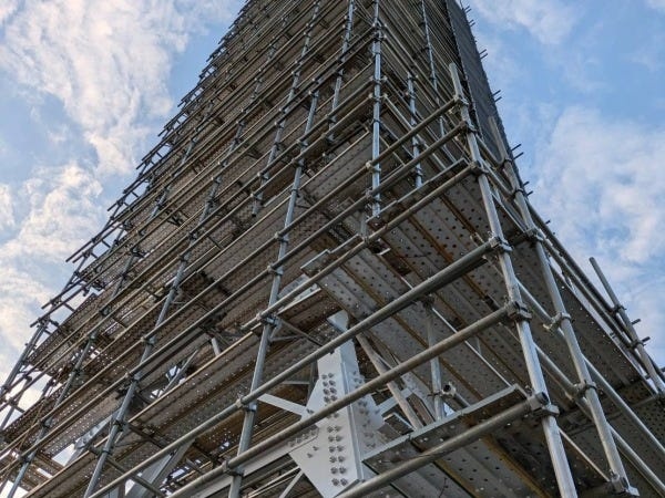 単管足場　39ｍ　大規模修繕塗装工事（神奈川県　川崎）