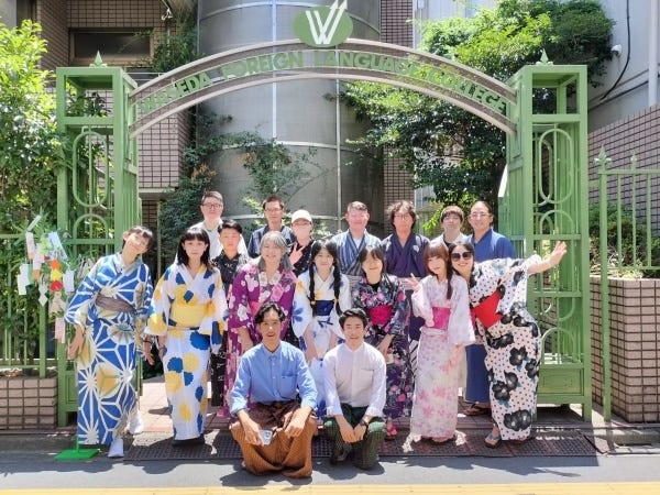 日本文化体験授業や併設されている総合英語学科との合同イベントも開催