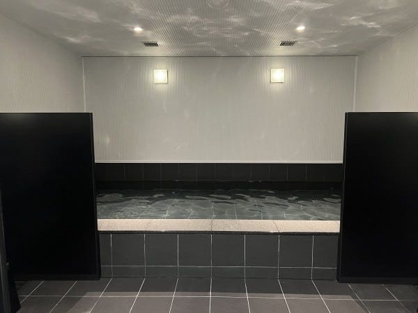 ホテルのフロントスタッフ（交通費支給あり・未経験歓迎）