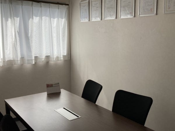 オフィス内観：会議室