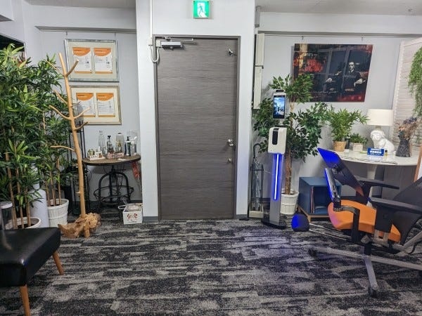 検温器常設・除菌消毒も徹底して行い感染予防対策実施中です。