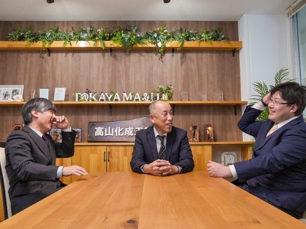 社長と距離が近く、上司部下と気兼ねなく相談ができるのが高山化成の特徴です！