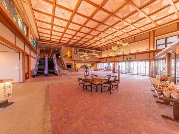 フロントスタッフ・案内業務（未経験者歓迎）