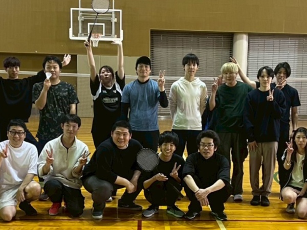 20代のメンバーが中心の職場です！定期的に懇親会などもやってます！