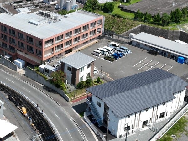 「法人本部」と入所施設の「宰府園」、通所施設の「さいふ」です。福岡農業高校や太宰府特別支援学校の近くにあります。