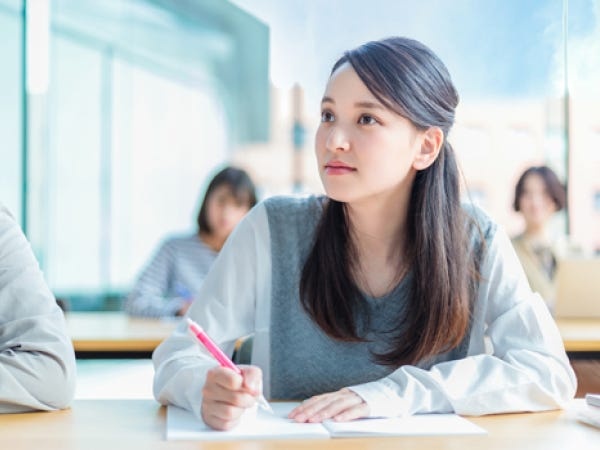 通信制高校の職員として自分のペースでのびのびと高校卒業を目指す生徒をサポートしていきます。