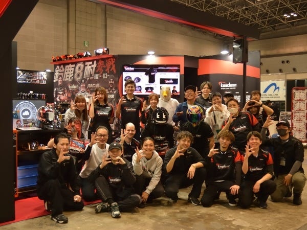 2025年モーターサイクルショーにてメンバー集合写真