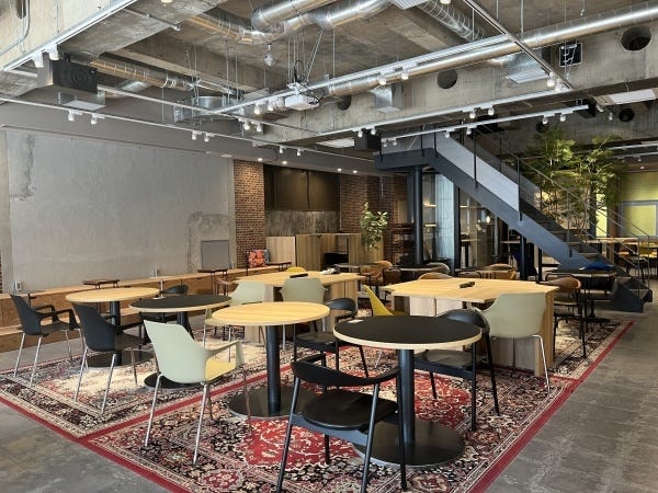 コミュニティマネージャー・おしゃれなコワーキングオフィスのコミュニティマネージャー・受付（ダブルワークOK）