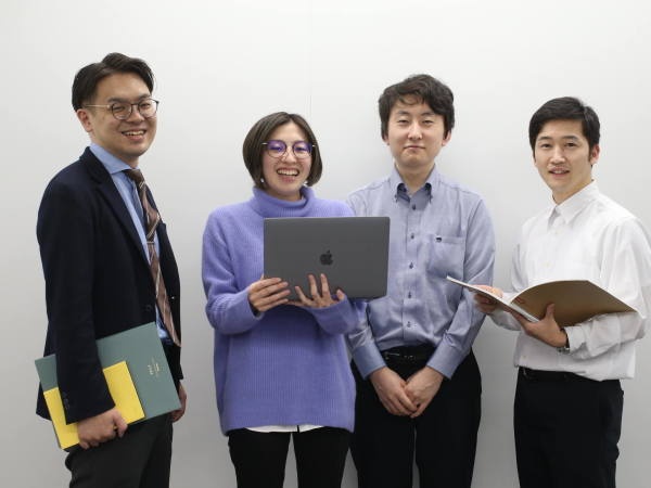 チームで作業しております。研修後、1人で現場配属されることはないのでご安心ください。