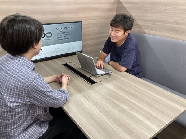 先輩社員によるOJTを通して、仕事の流れを覚えてもらいます。最初は先輩社員のサポート業務から始める予定です。