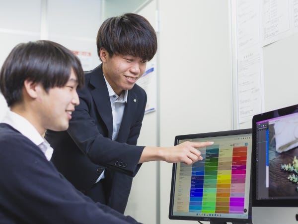 入社後は先輩社員たちが手厚くフォローさせていただきます。