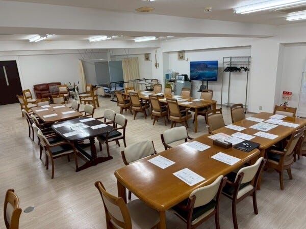 介護士・送迎ドライバー・オープニングスタッフ（普通自動車運転免許・AT限定可）