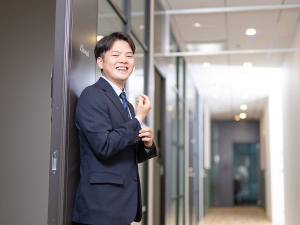 全国各地で積極採用中なので、同世代の同期入社仲間が多数！社会人デビュー・第二新卒・社会人リスタートの若手が多数入社しています。