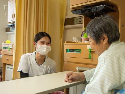 穏やかな生活が送れるのも、趣味やスポーツに没頭できるのも、健康な体があってこそ。住民一人ひとりの健康を支えるお仕事です。
