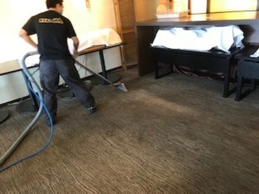 慣れるまで先輩社員が丁寧に教えますのでご安心ください☆