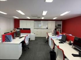 社内