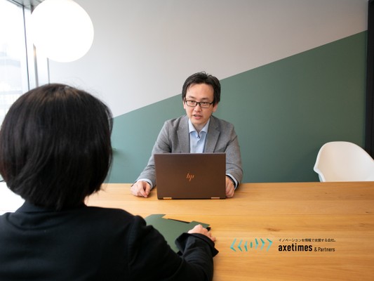 市場調査には「情報提供を通じて業界発展を支援する役割」があり、共に「未来づくり」をする仲間を探しています！