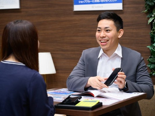 SoftBank代理店ランキングで、常に「Sランク」の評価をキープ。積み上げてきた信頼と実績が、働きやすさの証です。