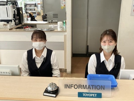 店舗の受け付け業務をお願します。