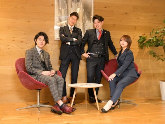 頑張りをしっかり評価するので、多くの社員が入社1年以内に昇進・給与アップを実現しています。