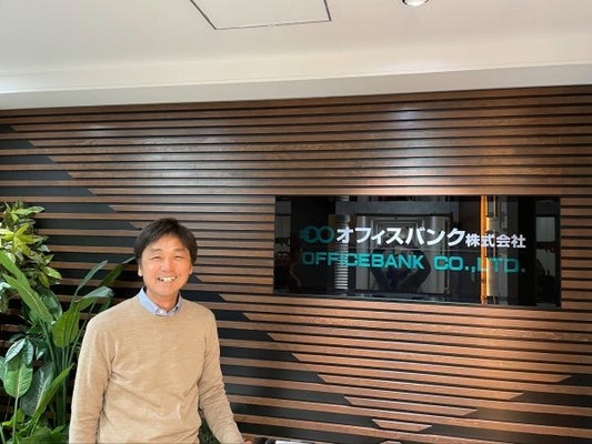 代表の鈴木です。不安もあるかもしれませんが、私も含めて先輩たちが全力でサポートします。気負わずに、営業の仕事を始めましょう！