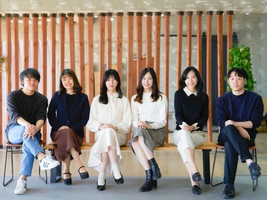 新卒として入社していただいた先輩たちです！！20代がメインの会社で活気があります！