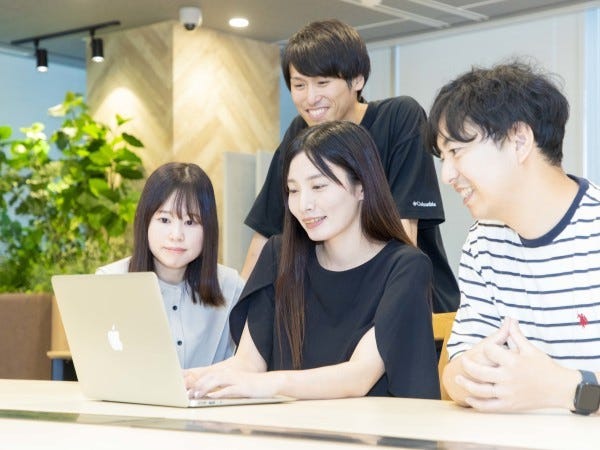 営業や予備校運営スタッフ、施工管理など様々なバックボーンを持つ社員が、未経験からエンジニアデビューを果たしています。