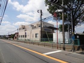 国道沿いの外観です