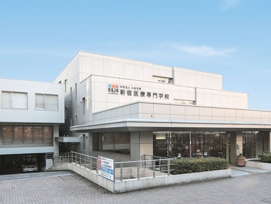 都心にありながらゆったりとした広さの校舎です。