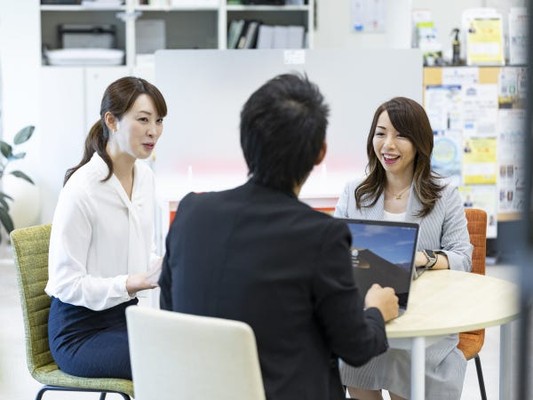 顧客サポートスタッフ・正社員（未経験OK・学歴不問）